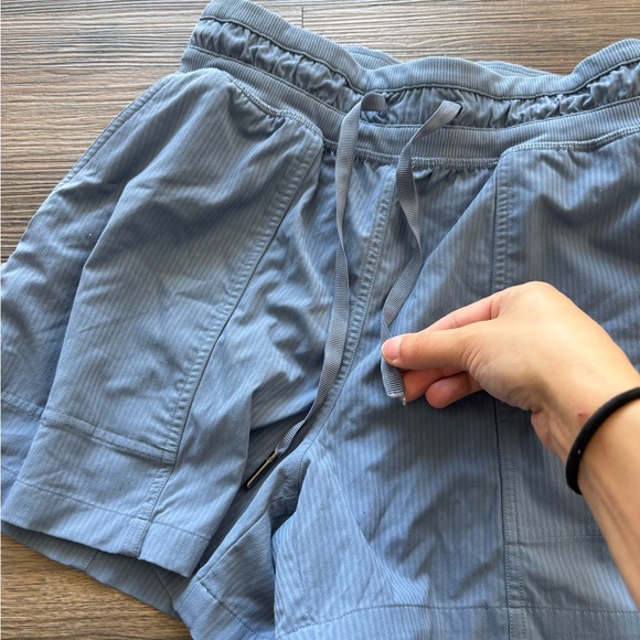 Lululemon Dance Studio HR Short 3.5” - Picture 4 of 4